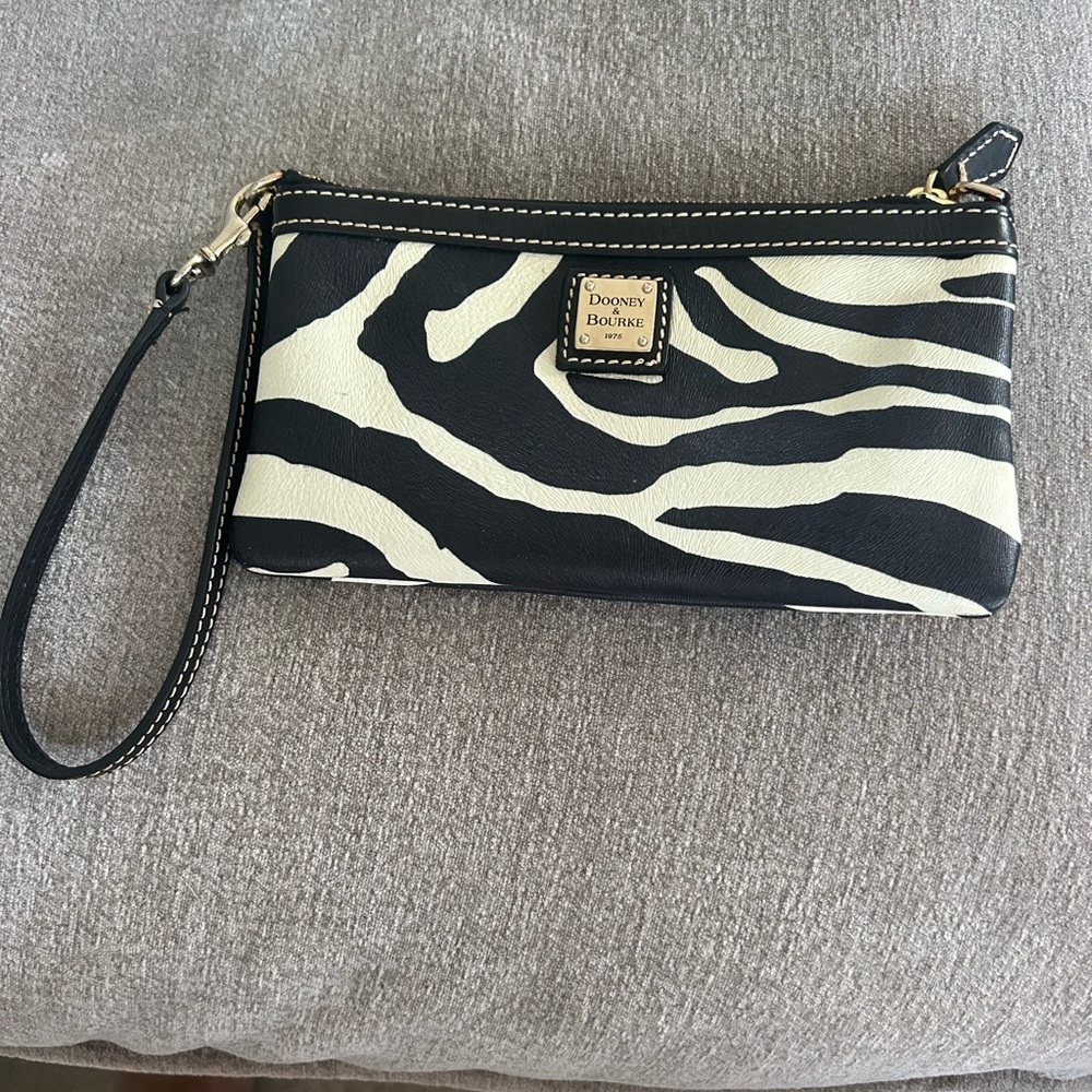 Dooney & Bourke wristlet